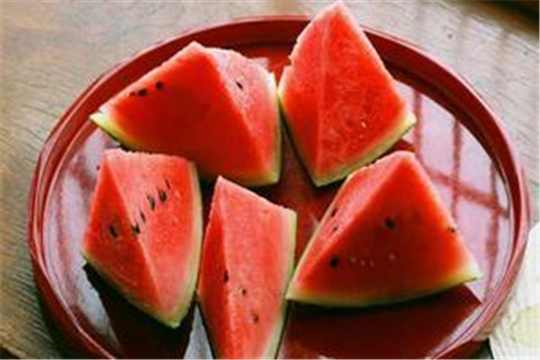 西瓜壞了一點(diǎn)能吃嗎 西瓜只壞了一點(diǎn)點(diǎn)能吃嗎 西瓜壞了一點(diǎn)能吃嗎 西瓜只壞了一點(diǎn)點(diǎn)能吃嗎