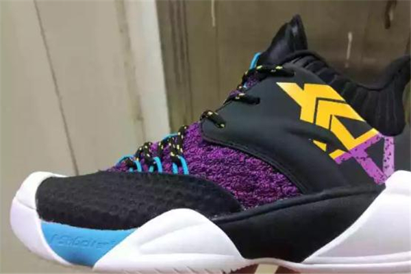 安踏要瘋3開箱測評 安踏要瘋3諜照 安踏要瘋3開箱測評 安踏要瘋3諜照