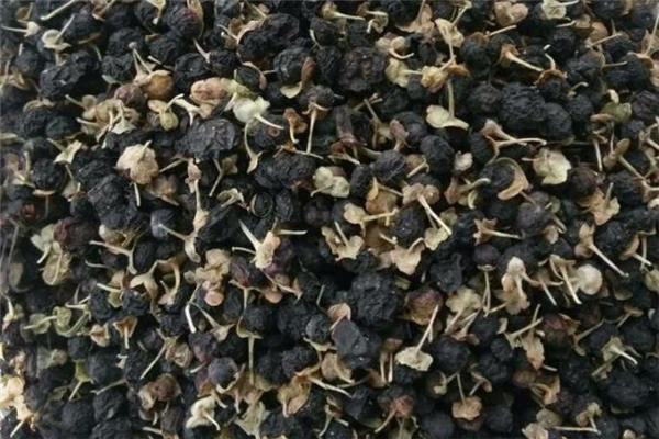 黑枸杞用多少度水泡最好 黑枸杞泡水溫度 黑枸杞用多少度水泡最好 黑枸杞泡水溫度