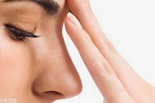 硅膠隆鼻取出前的注意事項(xiàng) 硅膠隆鼻取出的最佳時間