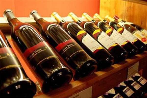 紅酒一般多少錢(qián)一瓶 紅酒的價(jià)格是多少 紅酒一般多少錢(qián)一瓶 紅酒的價(jià)格是多少