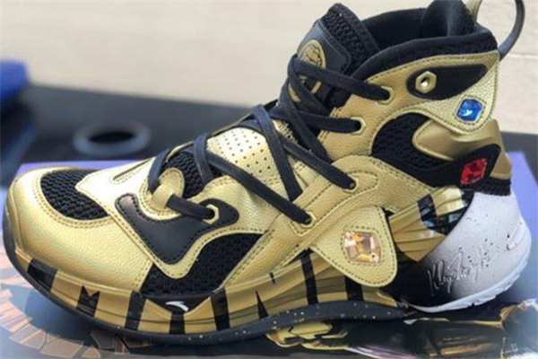 安踏kt4無(wú)限手套在哪里買 kt4滅霸金哪里有賣 安踏kt4無(wú)限手套在哪里買 kt4滅霸金哪里有賣