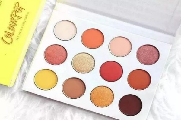 暖調(diào)多色眼影盤(pán)有哪些 日常必備的多色眼影盤(pán)盤(pán)點(diǎn)