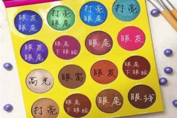 暖調(diào)多色眼影盤(pán)有哪些 日常必備的多色眼影盤(pán)盤(pán)點(diǎn)