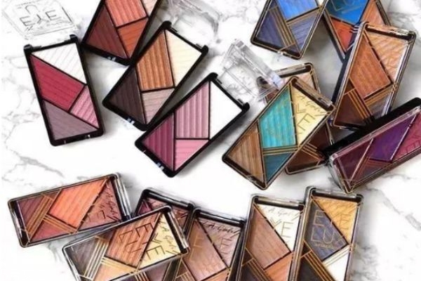 暖調(diào)多色眼影盤(pán)有哪些 日常必備的多色眼影盤(pán)盤(pán)點(diǎn)