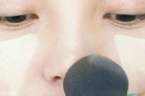 圓臉修容粉的用法圖解 關(guān)于修容的小tips 圓臉修容粉的用法圖解 關(guān)于修容的小tips