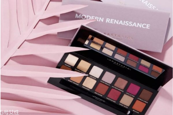 細(xì)閃眼影盤有哪些 好看的細(xì)閃眼影 細(xì)閃眼影盤有哪些 好看的細(xì)閃眼影