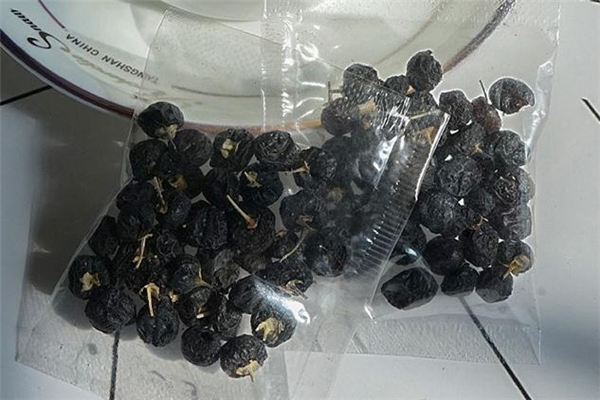 吃黑枸杞皮膚會變黑嗎 完全不用擔(dān)心 吃黑枸杞皮膚會變黑嗎 完全不用擔(dān)心