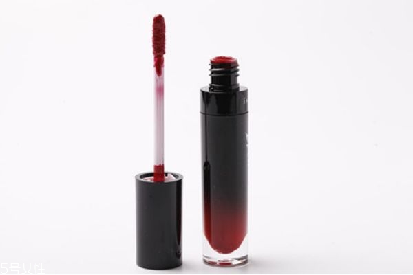 40歲適合什么顏色口紅 適合40歲女人的口紅 40歲適合什么顏色口紅 適合40歲女人的口紅