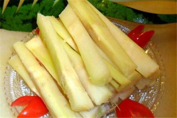 甘蔗能咽下去嗎 甘蔗不適合什么人吃 甘蔗能咽下去嗎 甘蔗不適合什么人吃