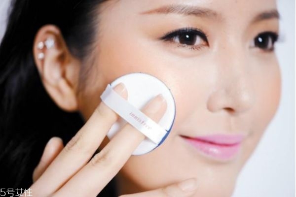 氣墊用了不服帖怎么回事 氣墊不服帖小妙招 氣墊用了不服帖怎么回事 氣墊不服帖小妙招