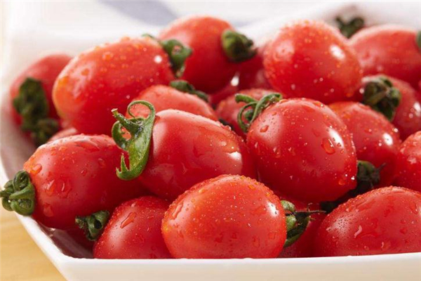 圣女果能和鳳梨一起吃嗎 有益營(yíng)養(yǎng)吸收 圣女果能和鳳梨一起吃嗎 有益營(yíng)養(yǎng)吸收