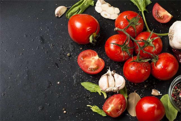 圣女果不能和什么一起吃 圣女果和什么相克 圣女果不能和什么一起吃 圣女果和什么相克