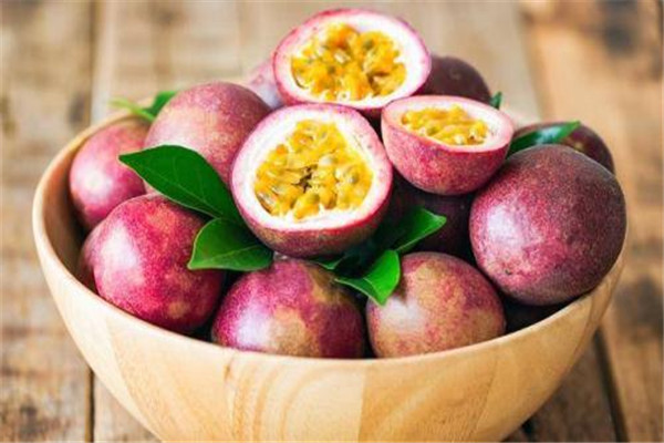 百香果是熱帶水果嗎 哪些人不能吃百香果 百香果是熱帶水果嗎 哪些人不能吃百香果