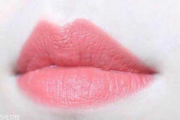 素顏可以涂口紅嗎 最適合素顏涂的口紅 素顏可以涂口紅嗎 最適合素顏涂的口紅