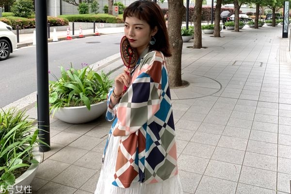 彩色防曬衣會(huì)發(fā)黃嗎 防曬衣發(fā)黃這樣做 彩色防曬衣會(huì)發(fā)黃嗎 防曬衣發(fā)黃這樣做