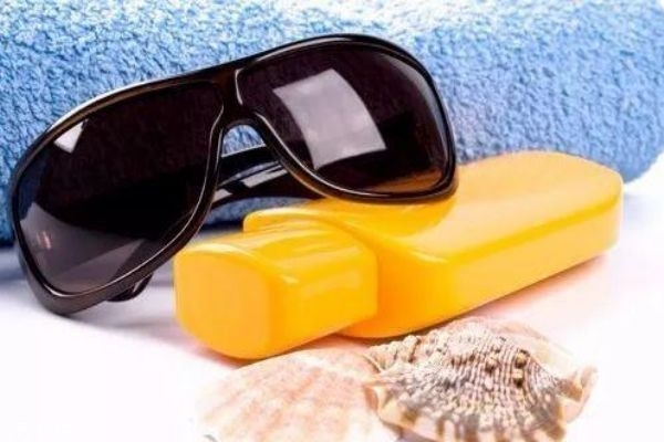 防曬霜25和30什么區(qū)別 夏天用spf30的防曬夠嗎 防曬霜25和30什么區(qū)別 夏天用spf30的防曬夠嗎