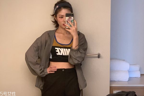 彩色防曬衣會(huì)發(fā)黃嗎 防曬衣發(fā)黃這樣做 彩色防曬衣會(huì)發(fā)黃嗎 防曬衣發(fā)黃這樣做