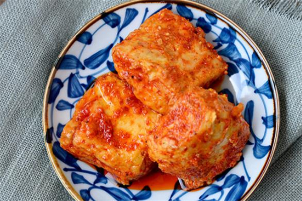 腐乳長(zhǎng)霉了還能吃嗎 豆腐乳長(zhǎng)白霉怎么辦 腐乳長(zhǎng)霉了還能吃嗎 豆腐乳長(zhǎng)白霉怎么辦