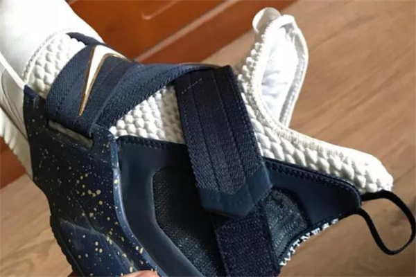 耐克士兵12魔術貼怎么加長 士兵12魔術貼怎么換