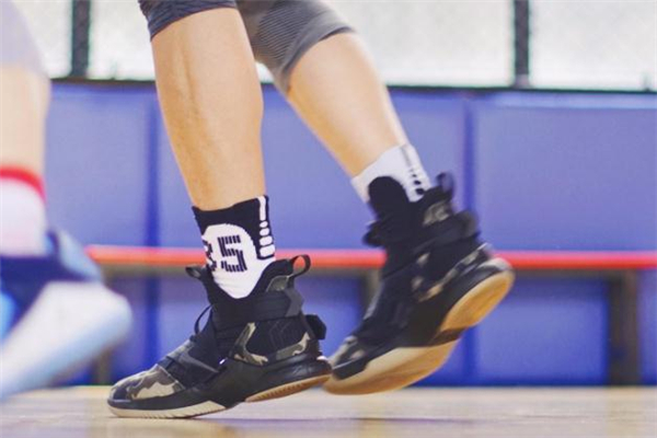 耐克士兵12實(shí)戰(zhàn)測(cè)評(píng) 士兵12打球怎么樣