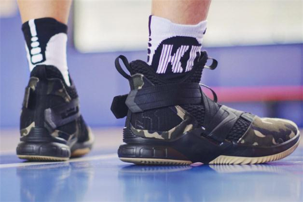 耐克士兵12實(shí)戰(zhàn)測(cè)評(píng) 士兵12打球怎么樣