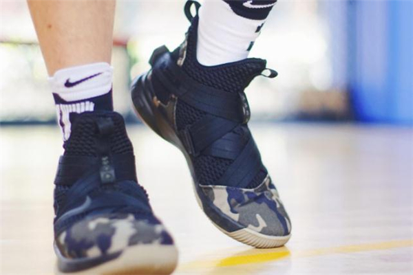 耐克士兵12實(shí)戰(zhàn)測(cè)評(píng) 士兵12打球怎么樣