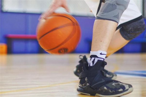 耐克士兵12實(shí)戰(zhàn)測(cè)評(píng) 士兵12打球怎么樣