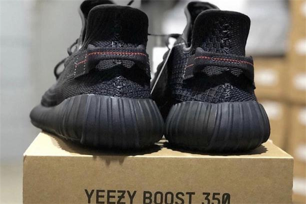 yeezy 350黑天使開箱測評 椰子350黑天使值得入手嗎 yeezy 350黑天使開箱測評 椰子350黑天使值得入手嗎