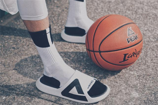 匹克態(tài)極拖鞋多少錢 匹克態(tài)極拖鞋發(fā)售時間 匹克態(tài)極拖鞋多少錢 匹克態(tài)極拖鞋發(fā)售時間