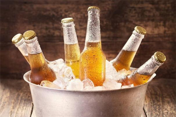 喝啤酒能吃西瓜嗎 對健康不利 喝啤酒能吃西瓜嗎 對健康不利