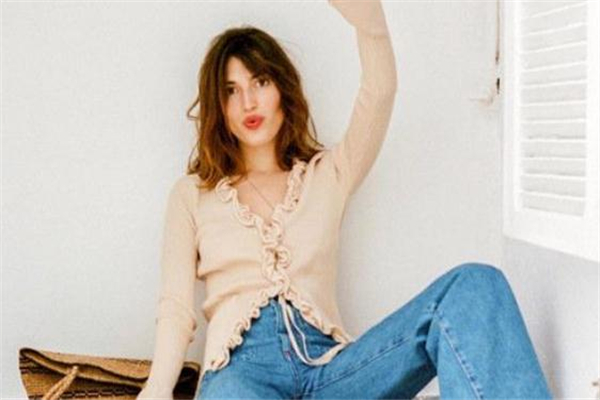 法式服裝風(fēng)格是什么 法式服裝主要特點(diǎn) 法式服裝風(fēng)格是什么 法式服裝主要特點(diǎn)