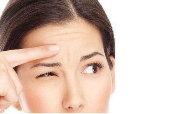 怎樣消除抬頭紋 去抬頭紋小妙招 怎樣消除抬頭紋 去抬頭紋小妙招