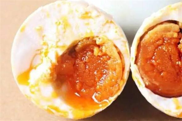 怎樣用保鮮膜腌制咸鴨蛋 保鮮膜腌咸鴨蛋的方法 怎樣用保鮮膜腌制咸鴨蛋 保鮮膜腌咸鴨蛋的方法