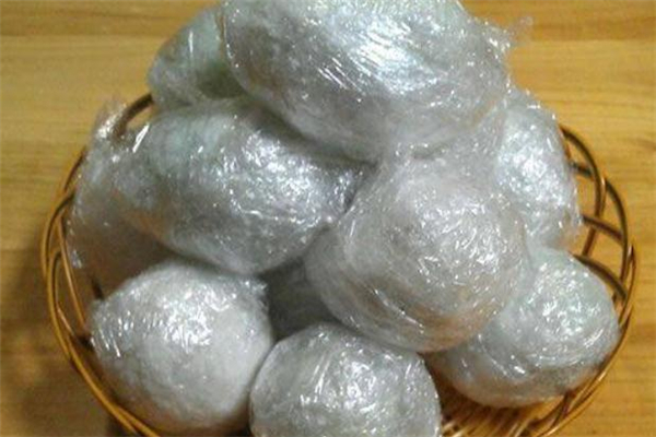 保鮮膜腌咸鴨蛋要曬太陽嗎 保鮮膜腌咸鴨蛋曬幾個小時 保鮮膜腌咸鴨蛋要曬太陽嗎 保鮮膜腌咸鴨蛋曬幾個小時