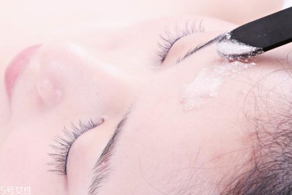 面部水療和面膜的區(qū)別 水療與面膜貼的區(qū)別 面部水療和面膜的區(qū)別 水療與面膜貼的區(qū)別