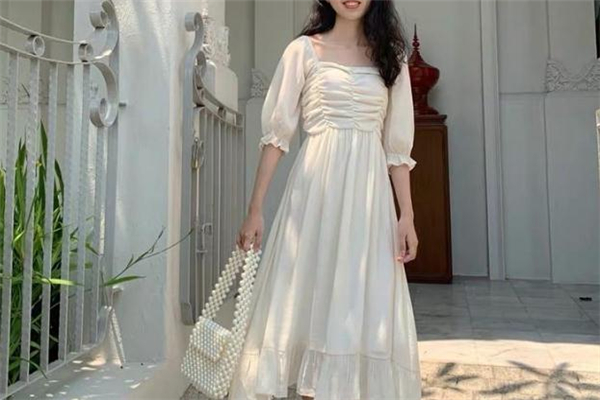 復(fù)古風(fēng)連衣裙怎么搭配 讓你魅力無限 復(fù)古風(fēng)連衣裙怎么搭配 讓你魅力無限