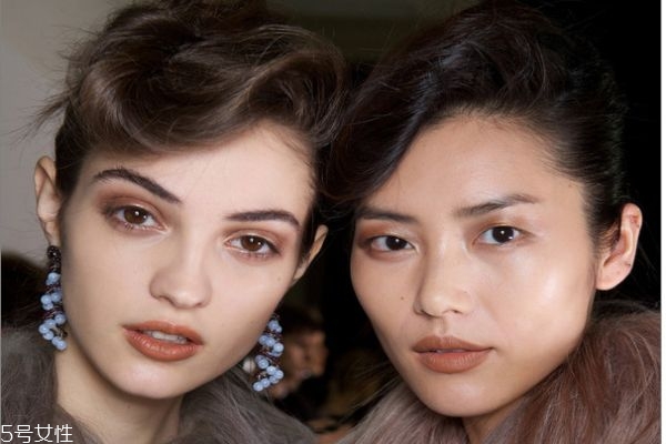 脫發(fā)際線適合什么人 脫發(fā)際線后護理小貼士 脫發(fā)際線適合什么人 脫發(fā)際線后護理小貼士