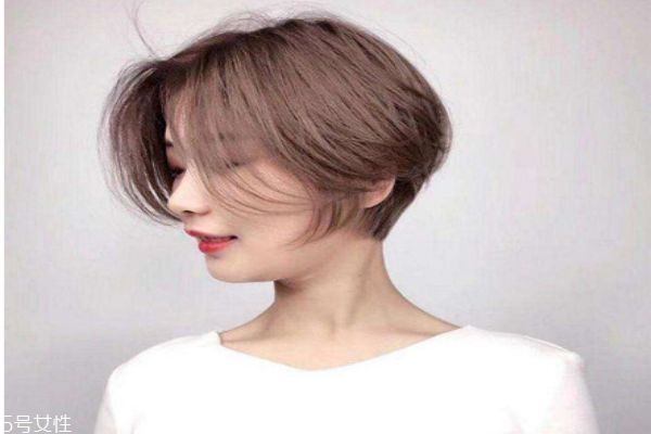 月牙臉適合什么發(fā)型 適合月牙臉的發(fā)型女 月牙臉適合什么發(fā)型 適合月牙臉的發(fā)型女