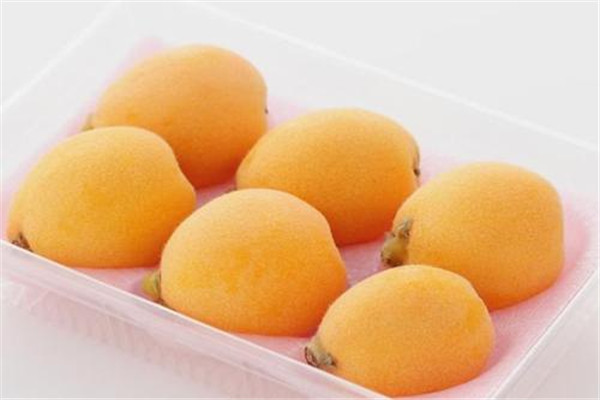 枇杷葉能治咽炎嗎 喝枇杷葉煮水的注意事項 枇杷葉能治咽炎嗎 喝枇杷葉煮水的注意事項