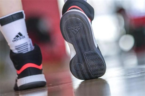 阿迪達斯marquee boost測評 年度最熱實戰(zhàn)球鞋 阿迪達斯marquee boost測評 年度最熱實戰(zhàn)球鞋