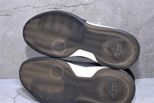 阿迪達斯marquee boost測評 年度最熱實戰(zhàn)球鞋 阿迪達斯marquee boost測評 年度最熱實戰(zhàn)球鞋