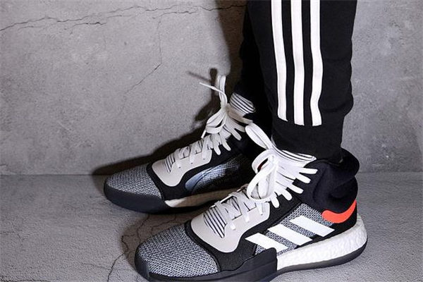 阿迪達斯marquee boost測評 年度最熱實戰(zhàn)球鞋 阿迪達斯marquee boost測評 年度最熱實戰(zhàn)球鞋