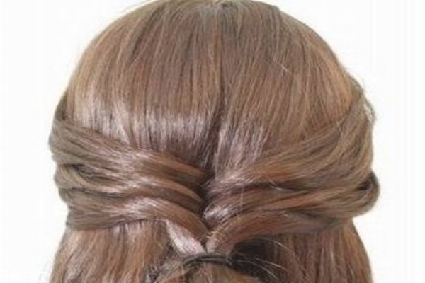 女生發(fā)型簡(jiǎn)單漂亮扎法 懶人扎出簡(jiǎn)單漂亮頭發(fā) 女生發(fā)型簡(jiǎn)單漂亮扎法 懶人扎出簡(jiǎn)單漂亮頭發(fā)