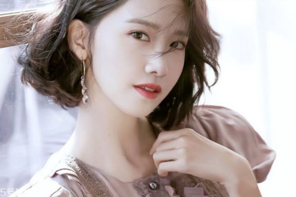 月牙臉適合什么發(fā)型 適合月牙臉的發(fā)型女 月牙臉適合什么發(fā)型 適合月牙臉的發(fā)型女