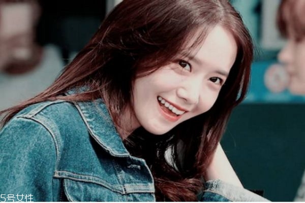 月牙臉適合什么發(fā)型 適合月牙臉的發(fā)型女 月牙臉適合什么發(fā)型 適合月牙臉的發(fā)型女