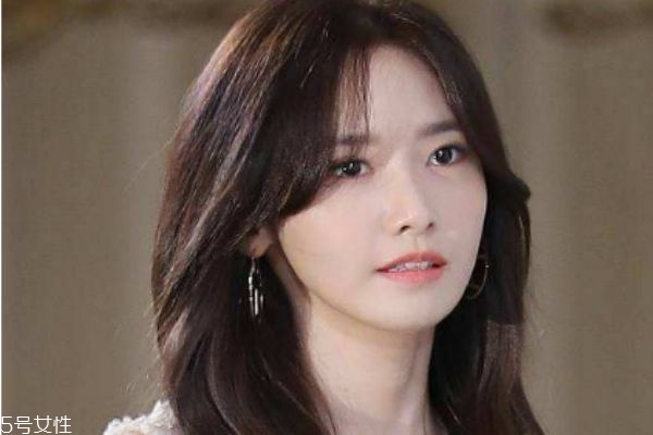 月牙臉適合什么發(fā)型 適合月牙臉的發(fā)型女 月牙臉適合什么發(fā)型 適合月牙臉的發(fā)型女