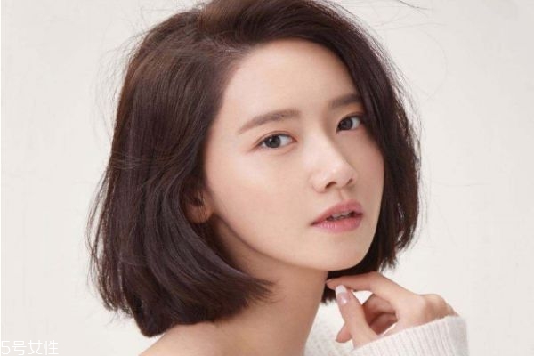 月牙臉適合什么發(fā)型 適合月牙臉的發(fā)型女 月牙臉適合什么發(fā)型 適合月牙臉的發(fā)型女