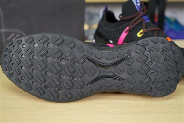 匹克態(tài)極plus開(kāi)箱測(cè)評(píng) 態(tài)極1.0plus細(xì)節(jié)評(píng)測(cè) 匹克態(tài)極plus開(kāi)箱測(cè)評(píng) 態(tài)極1.0plus細(xì)節(jié)評(píng)測(cè)