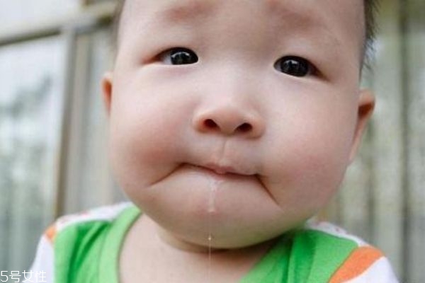 寶寶流口水是怎么回事 寶寶流口水的原因 寶寶流口水是怎么回事 寶寶流口水的原因